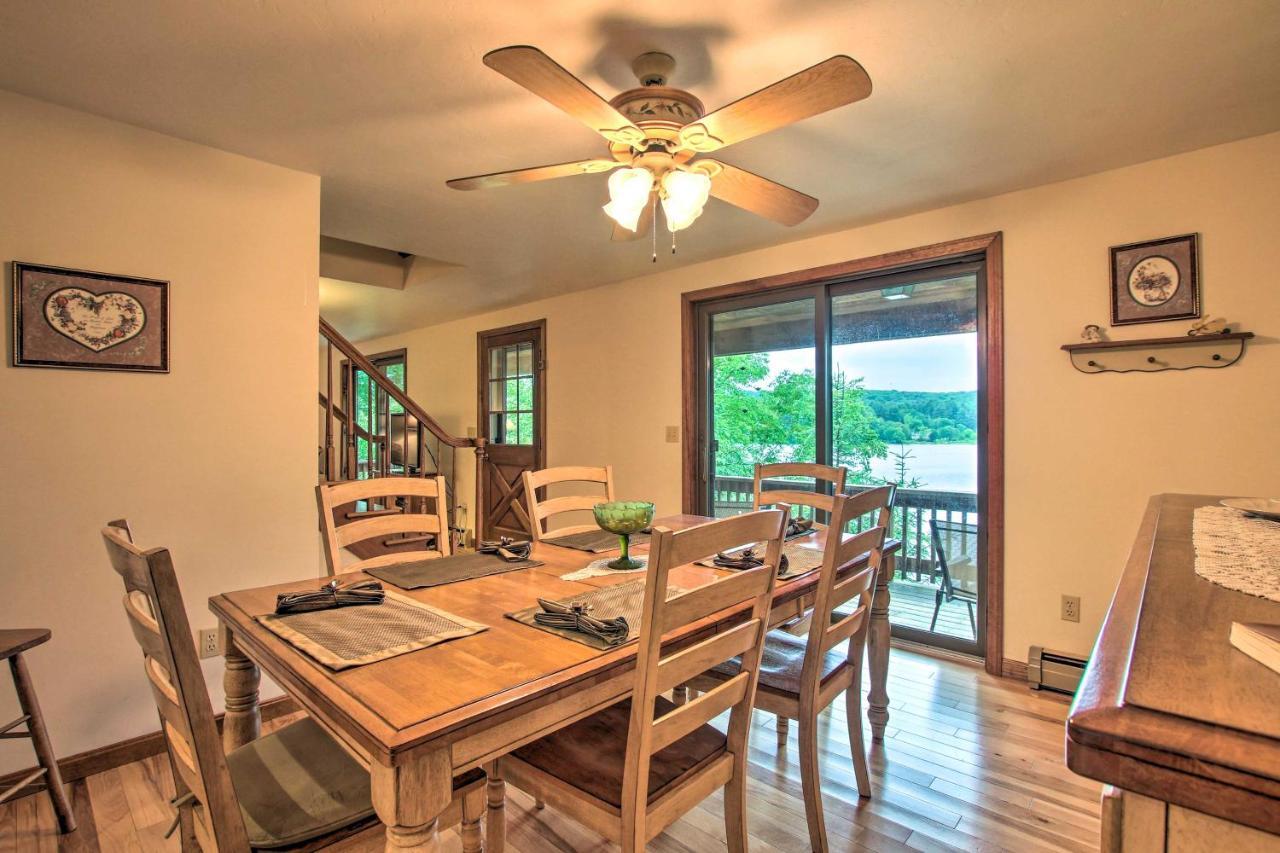 Waterfront New England House On Wickaboag Lake! West Brookfield المظهر الخارجي الصورة