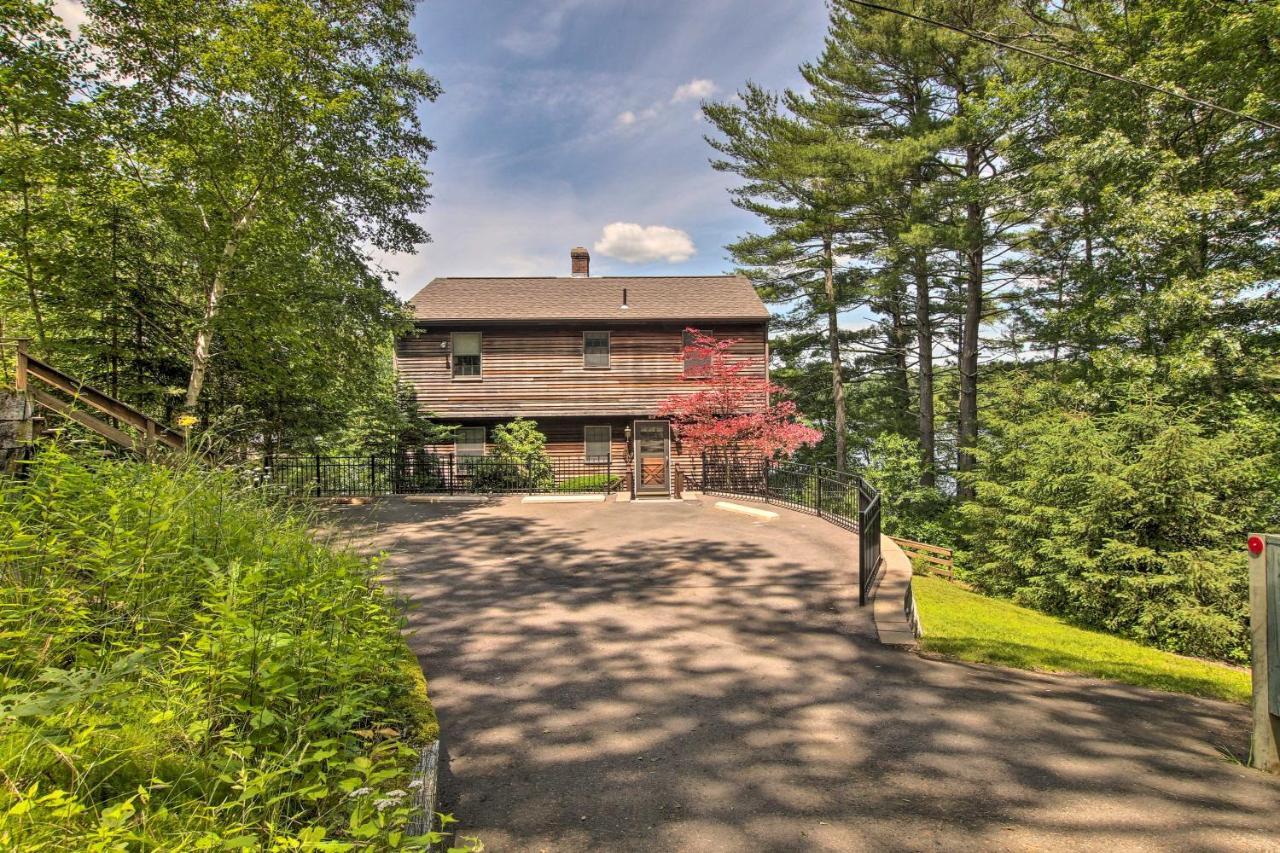 Waterfront New England House On Wickaboag Lake! West Brookfield المظهر الخارجي الصورة
