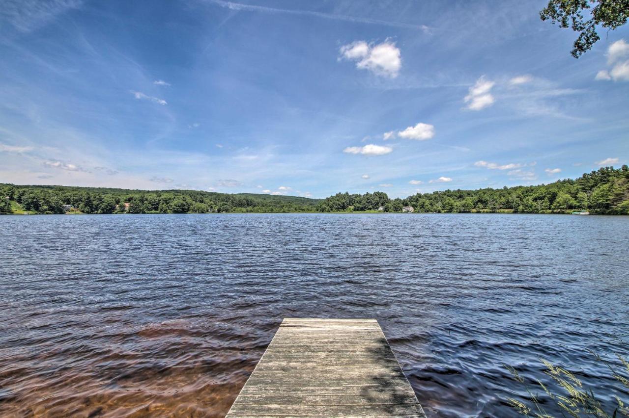 Waterfront New England House On Wickaboag Lake! West Brookfield المظهر الخارجي الصورة